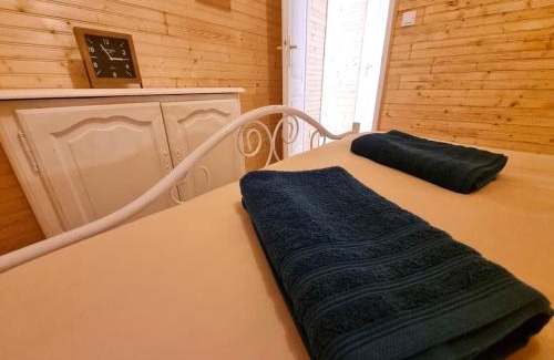 Les Trois Lacs Chalet De Ski | Le chalet au bord de seine