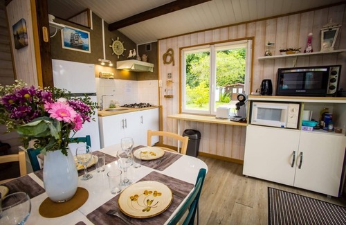 Cavron-Saint-Martin Chalet De Ski | Le Chalet Cavronnais in a bucolic setting close to the sea Pets welcome