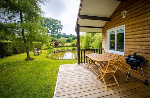 Cavron-Saint-Martin Chalet De Ski | Le Chalet Cavronnais in a bucolic setting close to the sea Pets welcome
