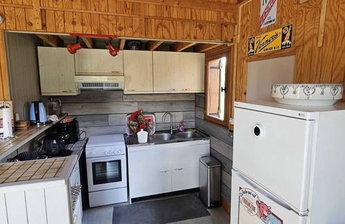 Ebreuil Chalet De Ski | Le Chalet Fiolant: cosy wooden chalet for 6/8 people on the banks of the Sioule river