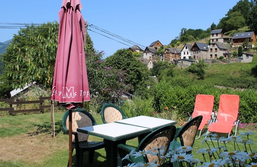 Bethmale Maison | Le Chalet - Gîte Pour 2 Personnes Avec Jardin à Bethmale