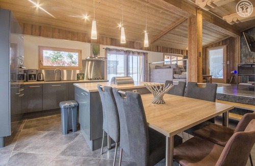 Flumet Chalet De Ski | *Le Chalet J* été 8 voyageurs / hiver 6 voyageurs