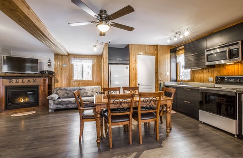 Saint-Tite-des-Caps Chalet De Ski | LE CHALET RELAX DU LAC ST-TITE