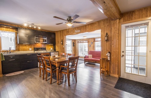 Saint-Tite-des-Caps Chalet De Ski | LE CHALET RELAX DU LAC ST-TITE