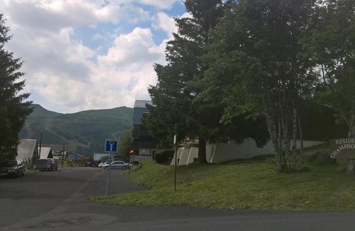 Besse-et-Saint-Anastaise Appartement | Le Champbourguet
