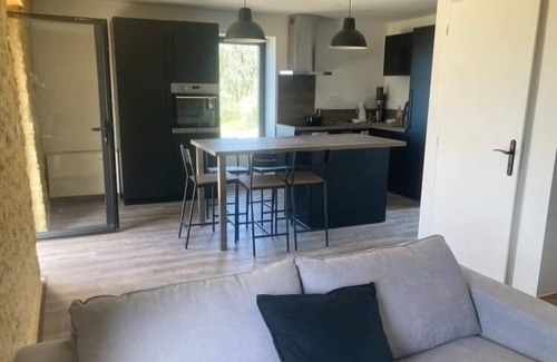 Saint-Aubin-de-Nabirat Maison | Le Chant des Verdiers. Maison en Pierre Restaurée Avec un Cadre Exceptionnel