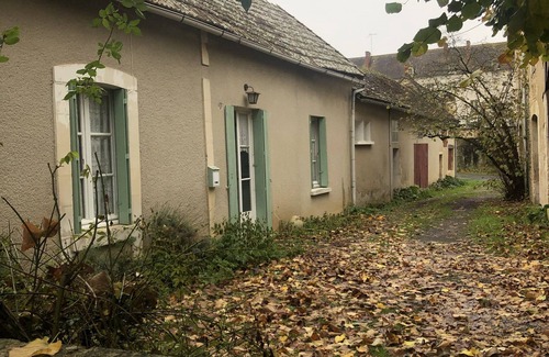 Saint-Pierre-de-Maille Maison | Le charme tranquille d'une grange convertie sur les rives de la Gartempe.