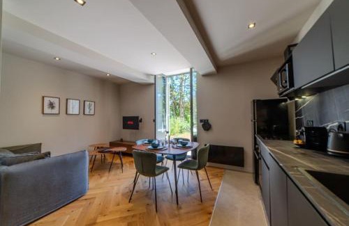 Les Serres - Vivier Appartement | Le Charmant d'Ecully Logement Unique Avec Jardin à 10 minutes de Lyon