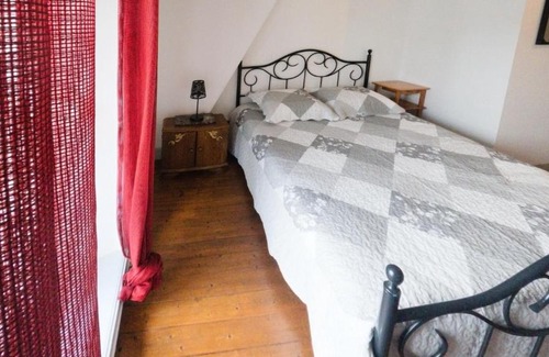 Rarecourt Maison | Le chat Moustic
