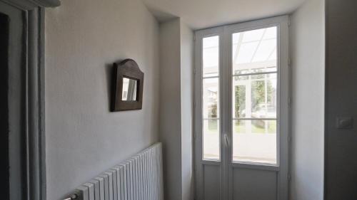 Rarecourt Maison | Le chat Moustic