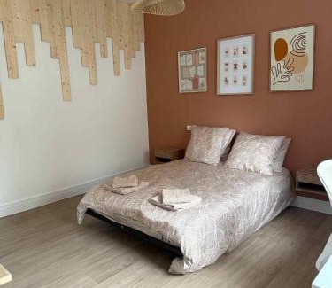 Homecourt Appartement | Le Cindy - Spacieux - Lumineux - Wifi - Gare