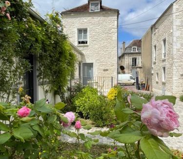 Tonnerre Maison | Le Clos de l'Armançon - Séjours d'exception en bord de rivière - Classé 4 étoiles