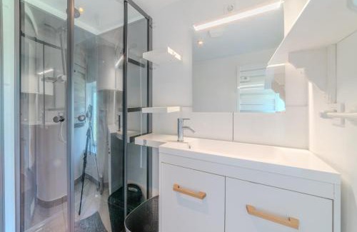 Regny Appartement | Le Clos de Verpierre - Appart avec Jardin