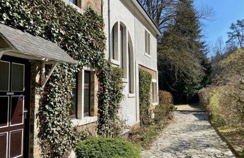 Lorcy Maison | Le Clos des Tilleuls - Gîte de Charme avec Piscine au Cœur de la Nature