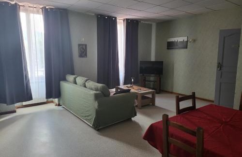 Bourg-de-Thizy Hôtel | Le Clos Fleuri