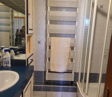 Bourg-de-Thizy Hôtel | Le Clos Fleuri