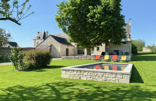 Restigne Villa | Le Clos Lumiere - Quatre Chambres Villa, Couchages 8