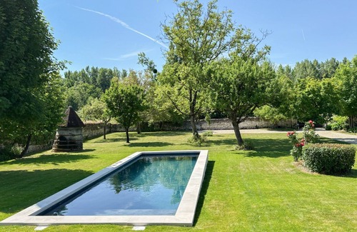 Restigne Villa | Le Clos Lumiere - Quatre Chambres Villa, Couchages 8
