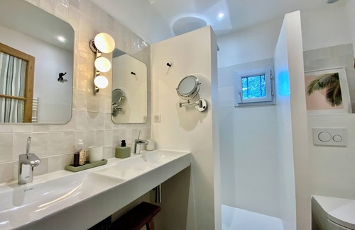 Saint-Series Autre | Le Clos Paradis- Mas vigneron, piscine miroir et studio indépendant !