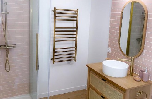 Belin-Beliet Appartement | Le Cocon Rose Jacuzzi privé rêve et Douceur