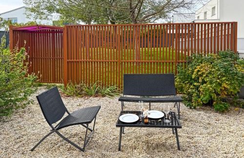 La Meziere Appartement | Le Cocon - Terrasse & Parking - Calme