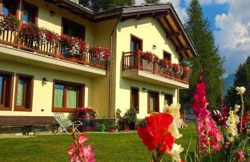 Brusson Maison | Le Coin des Mélèzes - NATURE & TREK - camere in baita di montagna