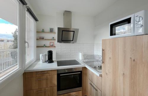 Devant-les-Ponts Appartement | Le Colibri - Stationnement gratuit - Balcon - Jusqu'à 4 personnes