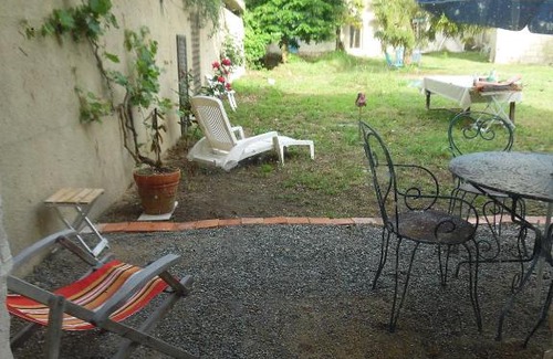 Courchamps Appartement | LE COMPOSTELLE PRIEURE GITE LES MEDIEVALES
