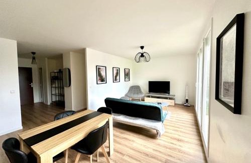 Quartier Grieu-Vallon Suisse-Saint-Hilaire Appartement | Le Coquet-T3-Wifi-parking
