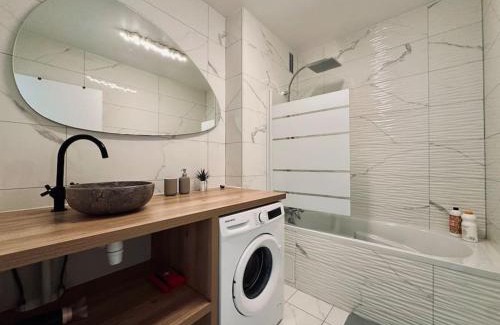 Quartier Grieu-Vallon Suisse-Saint-Hilaire Appartement | Le Coquet-T3-Wifi-parking