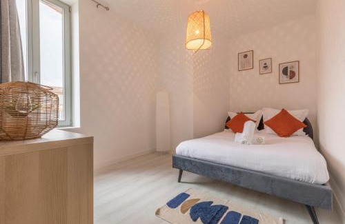 Castelsarrasin Appartement | LE CORAIL - 1 chambre, idéal couple, parking, 10min Canal du Midi