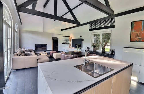 Couture-Saint-Germain Cottage | " Le Cosy Cottage du chêne " " Cozy Oakwood Cottage "