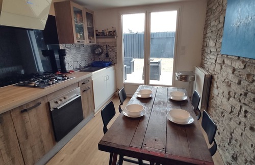 Saint-Jean-la-Poterie Maison | Le Cottage de Flore - Piscine Intérieur Chauffée