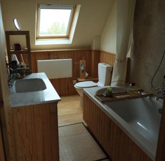 Chamberet Lit Et Petit-Déjeuner | Le cottage du séquoia
