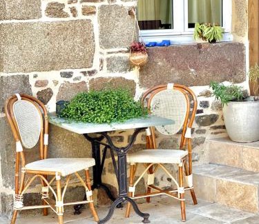 Combourg Maison | LE COTTAGE Gîte de charme au pied du Château