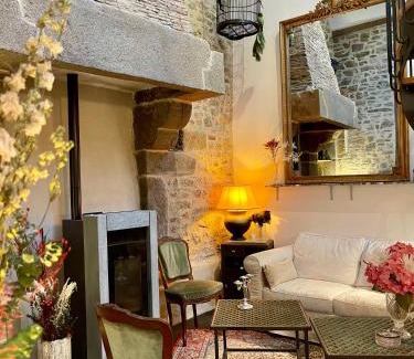 Combourg Maison | LE COTTAGE Gîte de charme au pied du Château