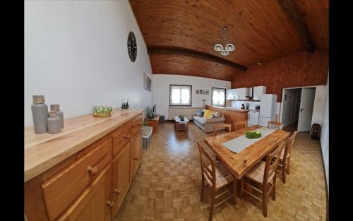 Saint-Jean-Soleymieux Appartement | Le Cruzillou