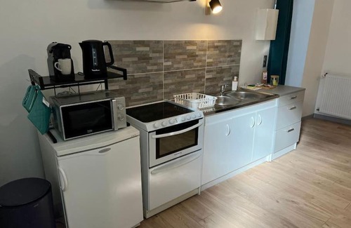 Bourgoin-Jallieu Appartement | Le Dauphin - Appartement chaleureux proche Gare de Bourgoin