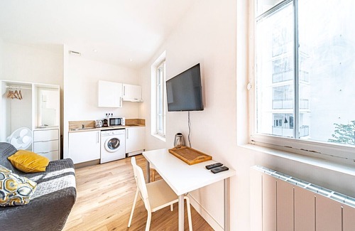 7th Arrondissement Appartement | Le Debourg - Studio lumineux proche métro B