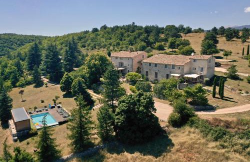 Sault Maison | Le Domaine de Piedmoure, Gîtes et chambres, piscine, terrasses privatives