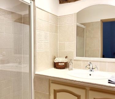 Sault Maison | Le Domaine de Piedmoure, Gîtes et chambres, piscine, terrasses privatives