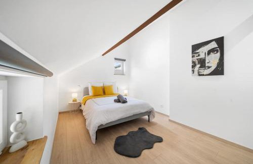 Chalon-sur-Saone Appartement | Le Duplex Moutarde, prox centre et Gare, 50m2, climatisation