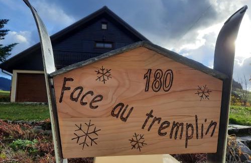 Autrans Appartement | le face au tremplin Appartement 5 pers entièrement rénové dec 2022 classé meublé de tourisme 3 étoiles emplacement unique a Autrans proche du village prestations de qualité