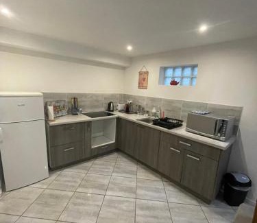 Paroy-sur-Tholon Appartement | Le Familiale climatisé & Wi-fi