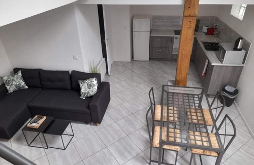 Paroy-sur-Tholon Appartement | Le familiale