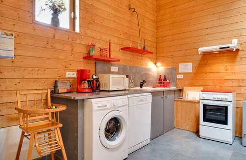 Saint-Pierre-d'Aurillac Maison | Le Fil Rouge – Un gîte chaleureux entre pierre et design, à la campagne