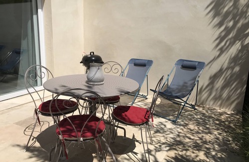Arpaillargues-et-Aureillac Cottage | Le Mazet des Lauriers à uzès - Gîte avec Jacuzzi