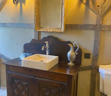Saint-Etienne-Vallee-Francaise Lit Et Petit-Déjeuner | Le Château de Cambiaire