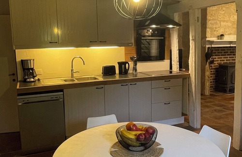 Montpezat Maison | Le gîte de « La Chartreuse » maison en pierre rénovée avec immense piscine (47)