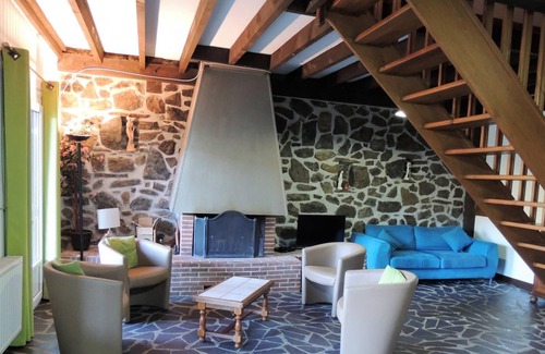 Les Mazures Maison | LE GÎTE DE LA PIERRE PLATE